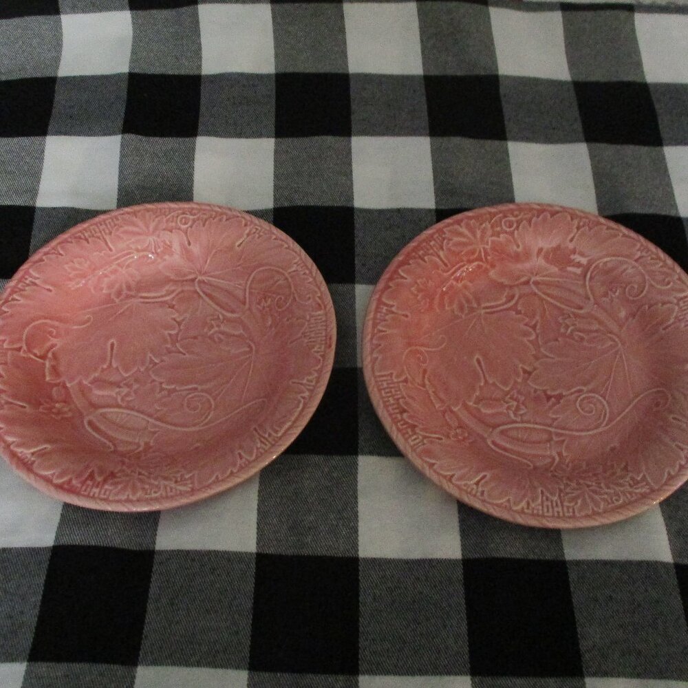 2 Bordallo Pinheiro Pink Vines Ivy Leaf Salad Soup bowls Portugal